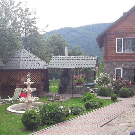 U Romana Jaremtsche Exterior foto